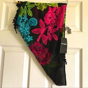 This is a NWT Desigual triangle at scarf with funky edges